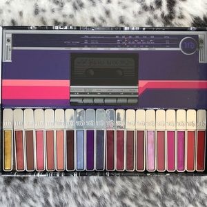 20 Urban Decay Hi-Fi Shine Lip Glosses in a Pack